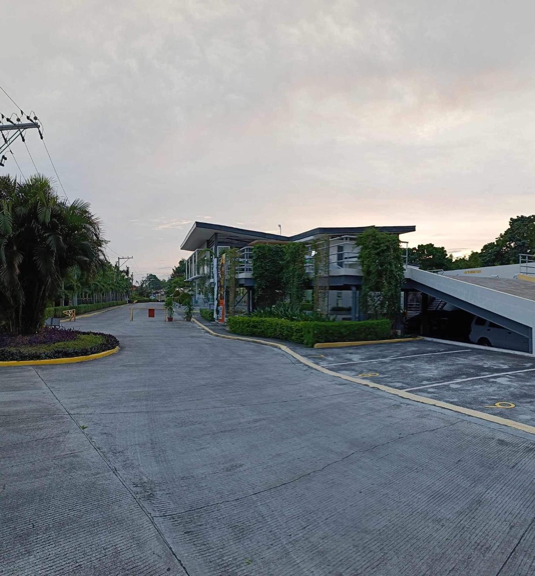 Antara Residence Studio Condo Talisay  Esterno foto